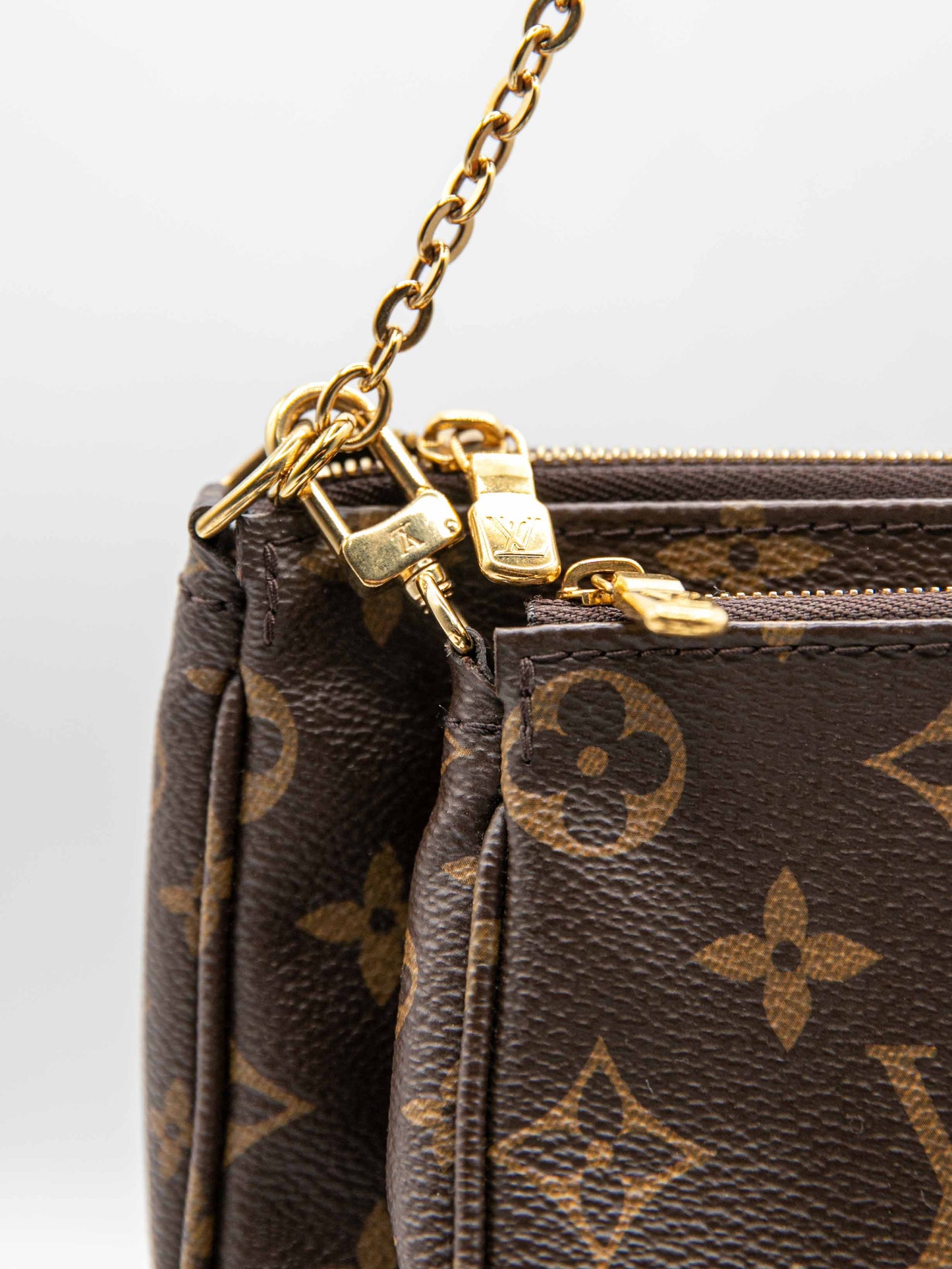 Luis Vuitton - Multi Pochette Accessoires